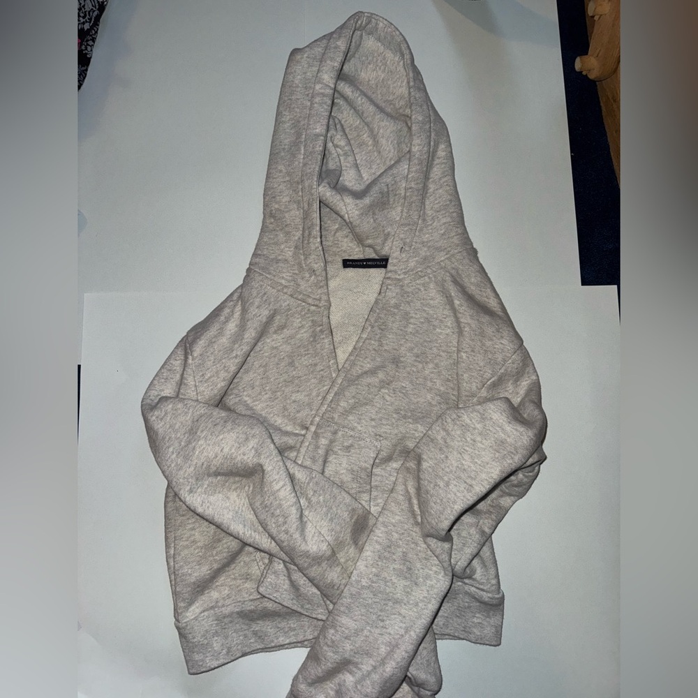Brandy Melville Cropped hoodie